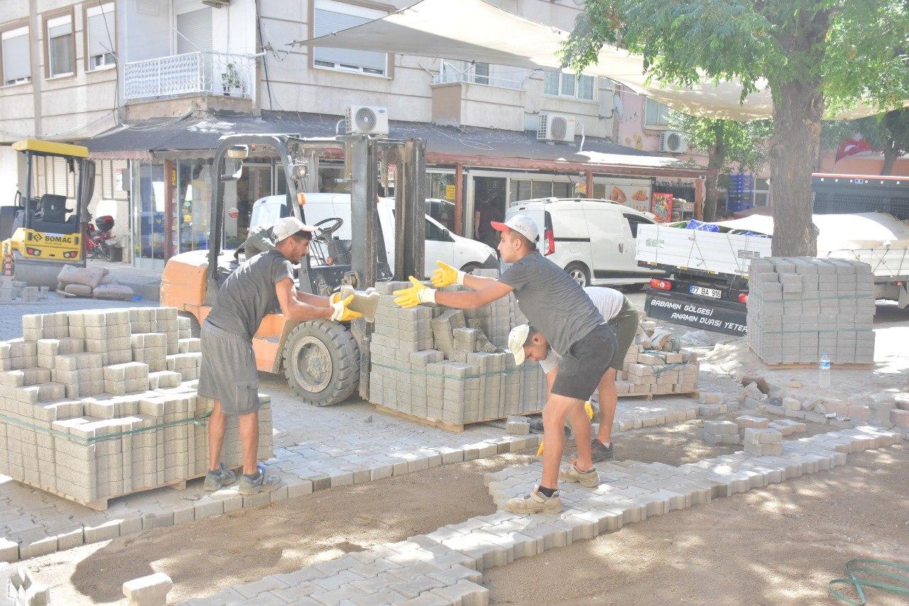 Edremit’te Sokaklar Parke Taşlar İle Örülüyor