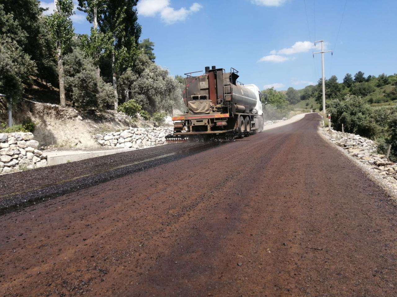 Büyükşehir Yatağan’ın Yollarını Yenileniyor