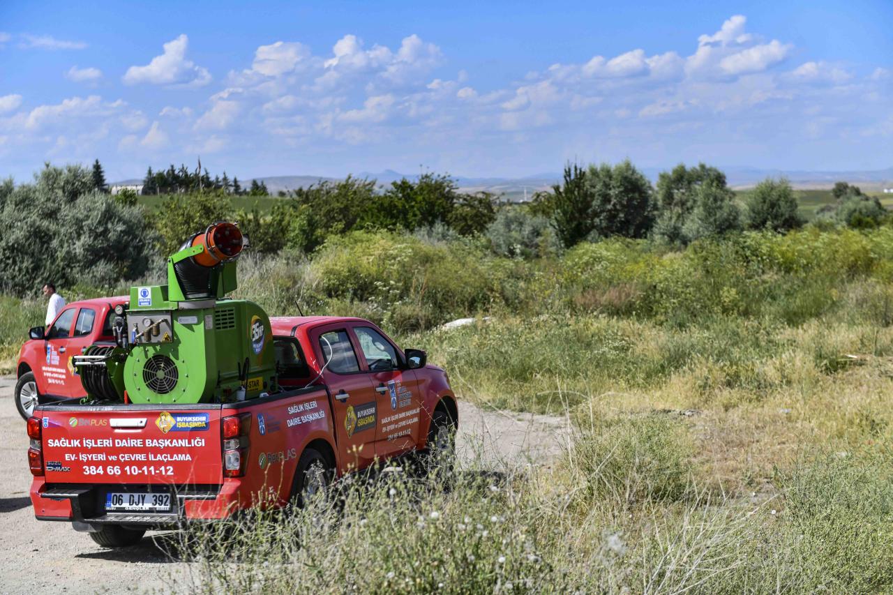 ANKARA BÜYÜKŞEHİR BELEDİYESİNDEN VEKTÖRLE MÜCADELE KAPSAMINDA İLAÇLAMA SEFERBERLİĞİ