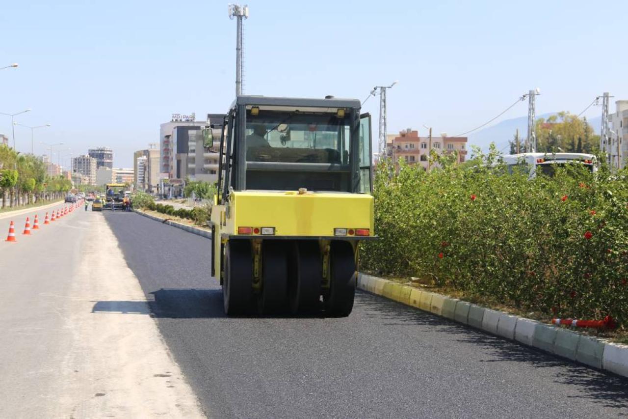 HBB, İSKENDERUN E-5 KARAYOLU’NDA BETON ASFALT ÇALIŞMASI BAŞLATTI