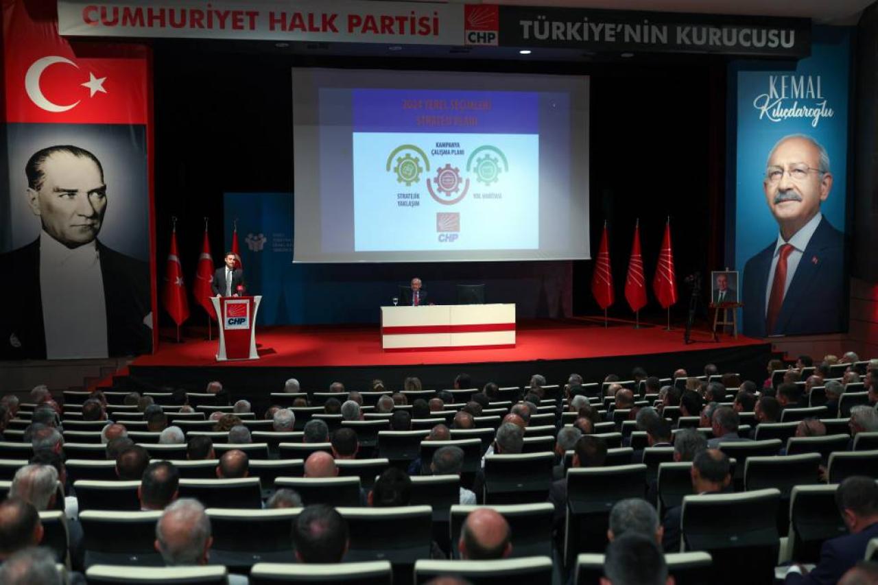 LÜTFÜ SAVAŞ’TAN CHP’Lİ BELEDİYE BAŞKANLARI TOPLANTISI HAKKINDA DEĞERLENDİRME