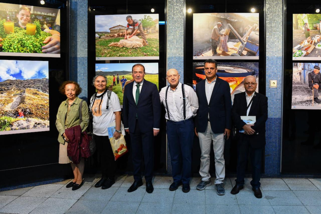 KIZILAY METRO SANAT GALERİSİ’NDE HAYMANA TEMALI SERGİ