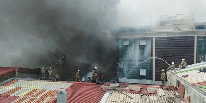 Kartal Belediyesi Ekipleri Ataşehir’de Çıkan Yangının Söndürülmesine Destek Verdi