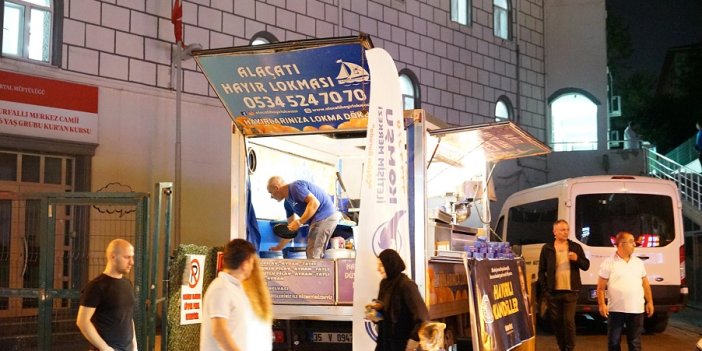 Kartal Belediyesi’nden Mevlid Kandili’nde Vatandaşlara Hayır Lokması İkramı