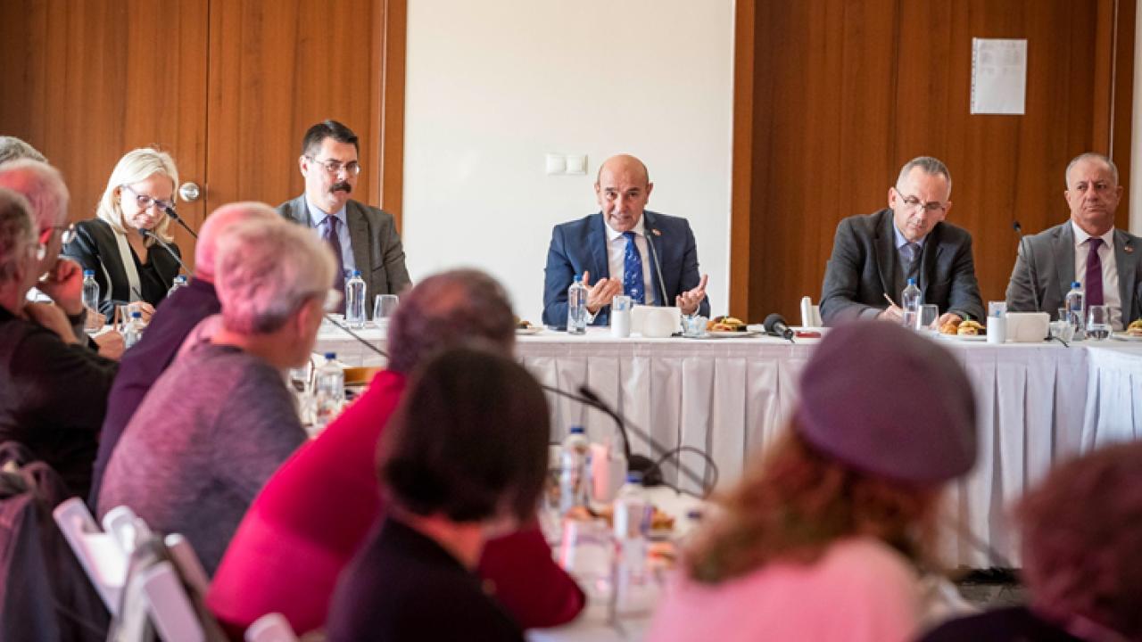 Soyer, “Önceliğimiz Akdeniz üzerinden İzmir’in kabuğunu kırmak”