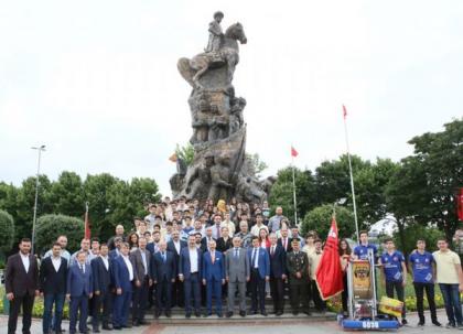 İSTANBUL’UN FETHİ BAYRAMPAŞA’DA COŞKUYLA KUTLANDI