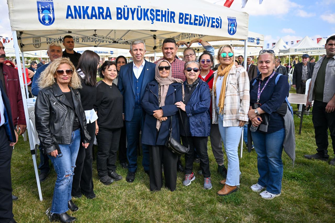 MANSUR YAVAŞ MUHTARLAR GÜNÜ’NDE BAŞKENTLİ MUHTARLARI BAKAP’TA AĞIRLADI