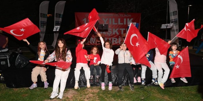 BEŞİKTAŞ’TA ‘100 YILLIK BİR AŞKTIR CUMHURİYET’ KONSERİ DÜZENLENDİ