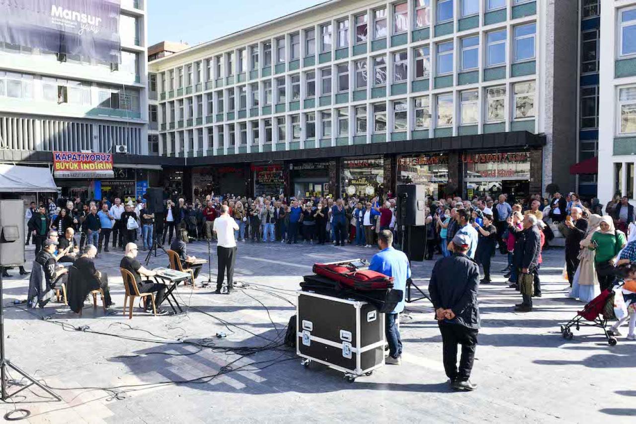 CUMHURİYETİN 100’ÜNCÜ YILI BAŞKENT SOKAKLARINDA KUTLANIYOR