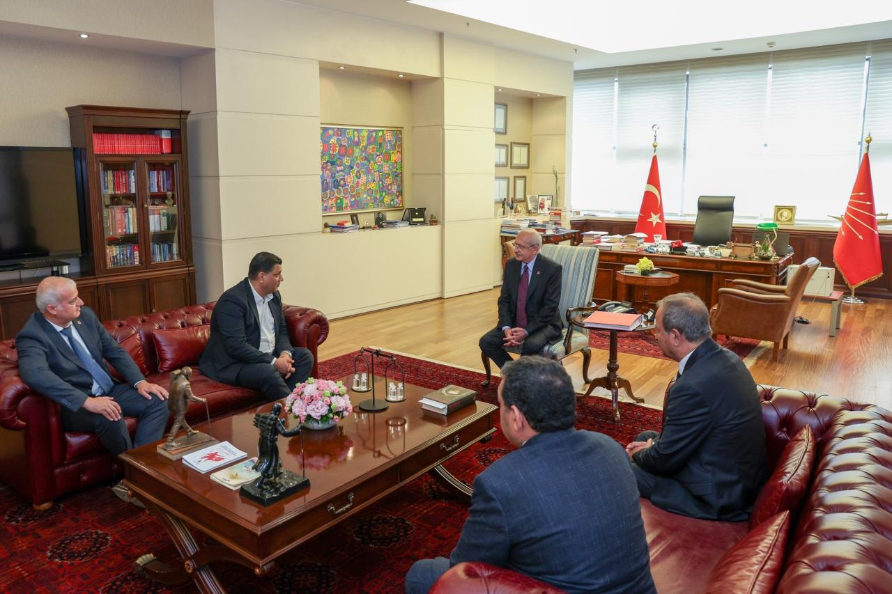 CHP Genel Başkanı Kemal Kılıçdaroğlu, Gaziantep İl Başkanı Reis Reisoğlu ve Kurultay Delegelerini Kabul Etti