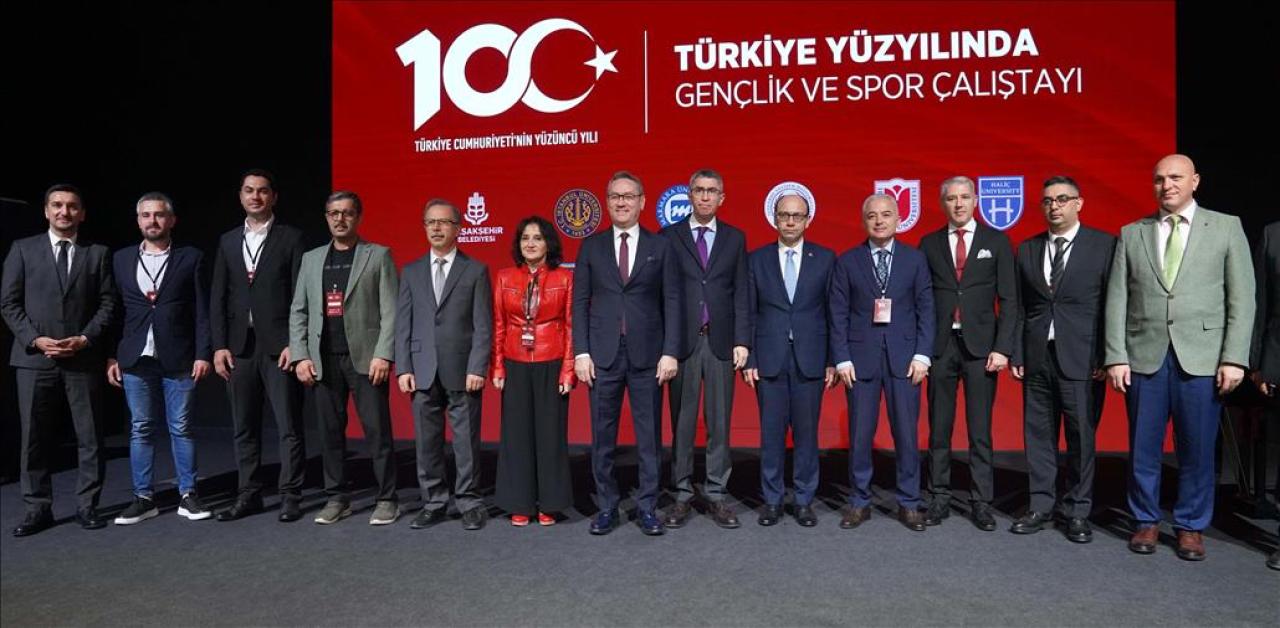 BAŞAKŞEHİR’DE TÜRKİYE YÜZYILI’NDA GENÇLİK VE SPOR ÇALIŞTAYI YAPILDI