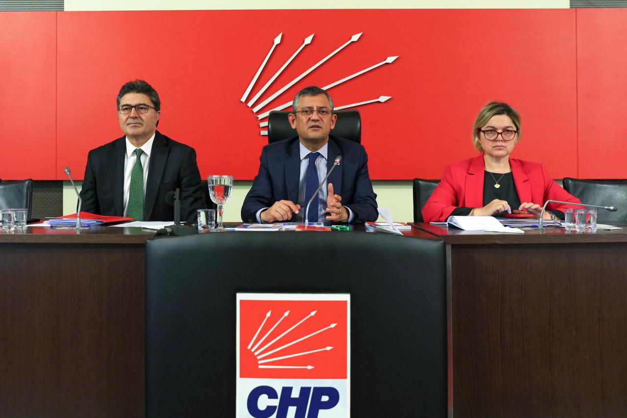 CHP Genel Başkanı Özgür Özel, Parti Meclisi Toplantısına Başkanlık Etti