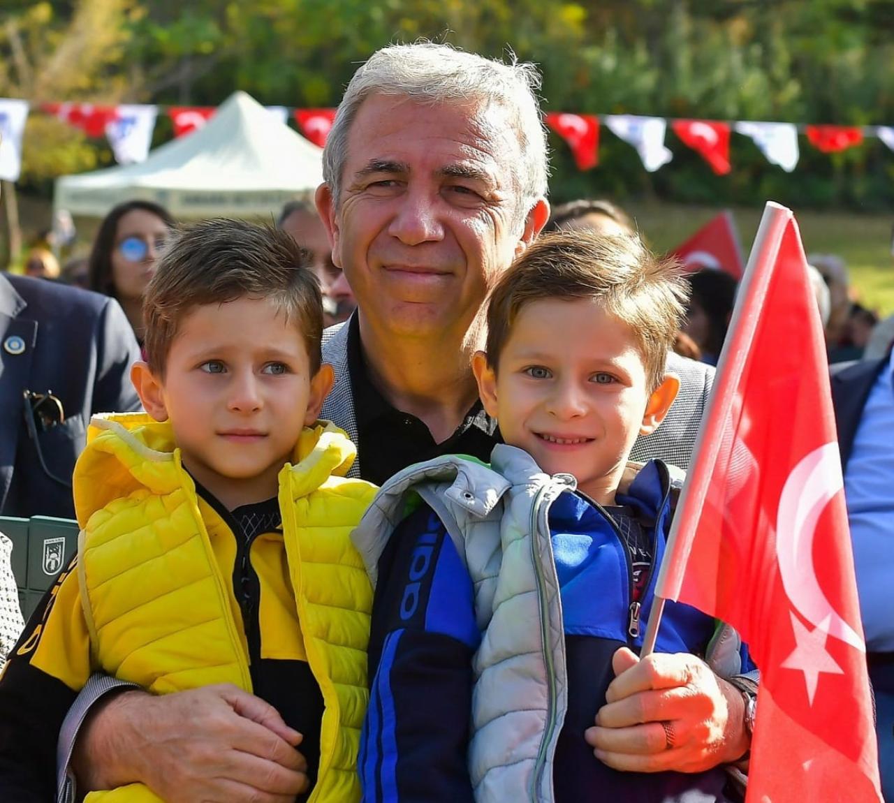 TÜRKİYE'DE İLK OLAN UYGULAMA ÜÇÜNCÜ YILINDA: ANKARA BÜYÜKŞEHİR 'ÇOCUKLAR ÜŞÜMESİN' DİYE BU YIL DA DOĞAL GAZ DESTEĞİNE BAŞLADI