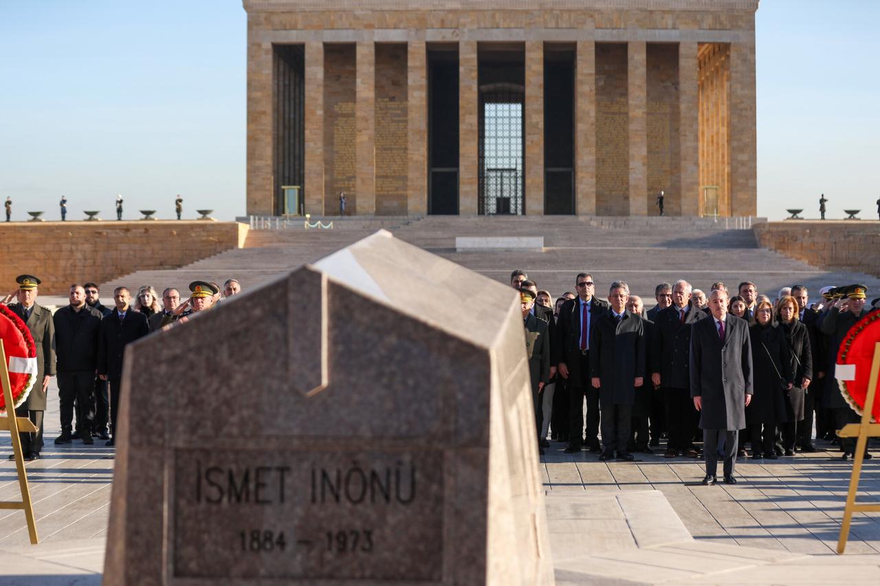 CHP Genel Başkanı Özgür Özel, II. Cumhurbaşkanımız İsmet İnönü’yü Anma Törenine Katıldı