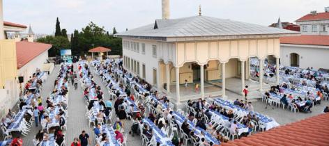 Okçular Tekkesi’nde 5 bin kişilik dev iftar