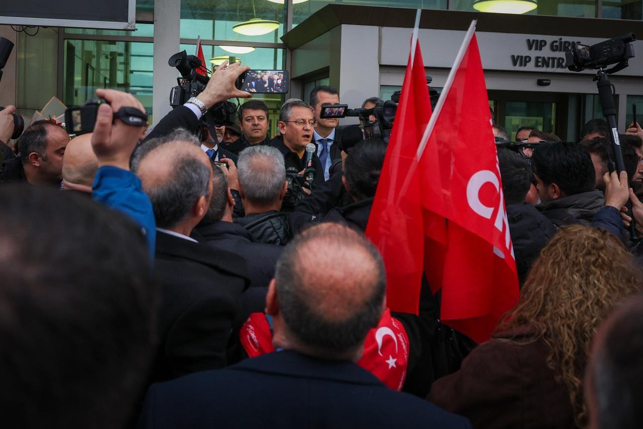 CHP Genel Başkanı Özgür Özel Elazığ’da: “En Düşük Emekli Maaşını Asgari Ücret Yapmadan Karşıma Gelme”