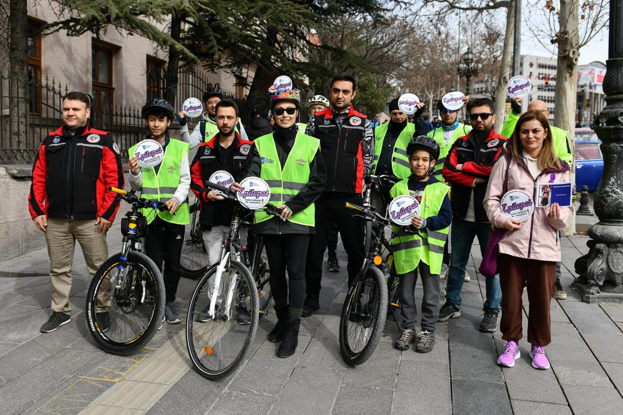 BAŞKENTTE TEKERLER EPİLEPSİ HASTALIĞINA DİKKAT ÇEKMEK İÇİN DÖNDÜ