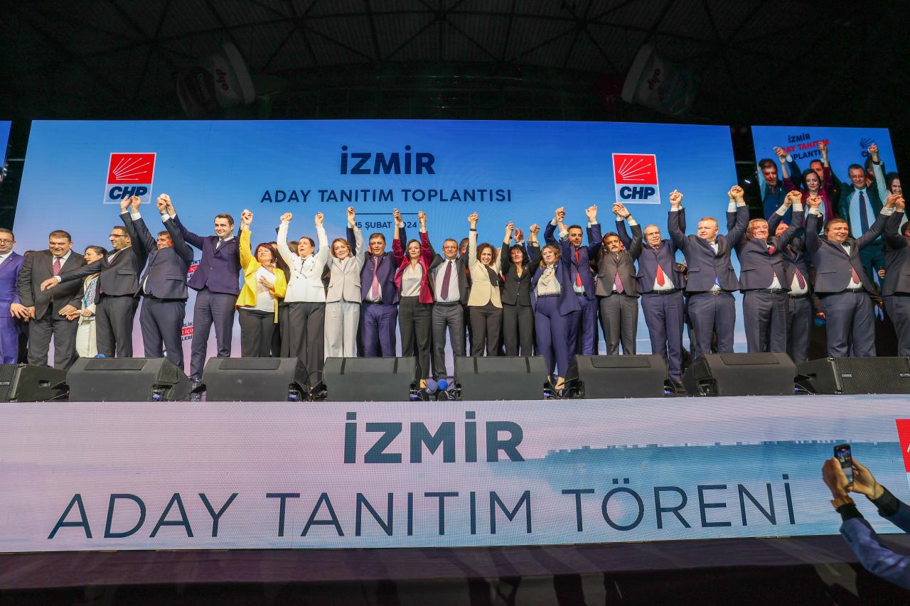 CHP Lideri Özgür Özel, İzmir’de: “CHP Atatürk’ün Partisini İktidar Yapmaya Ant İçmiş Kadrolar Tarafından Yönetiliyor”