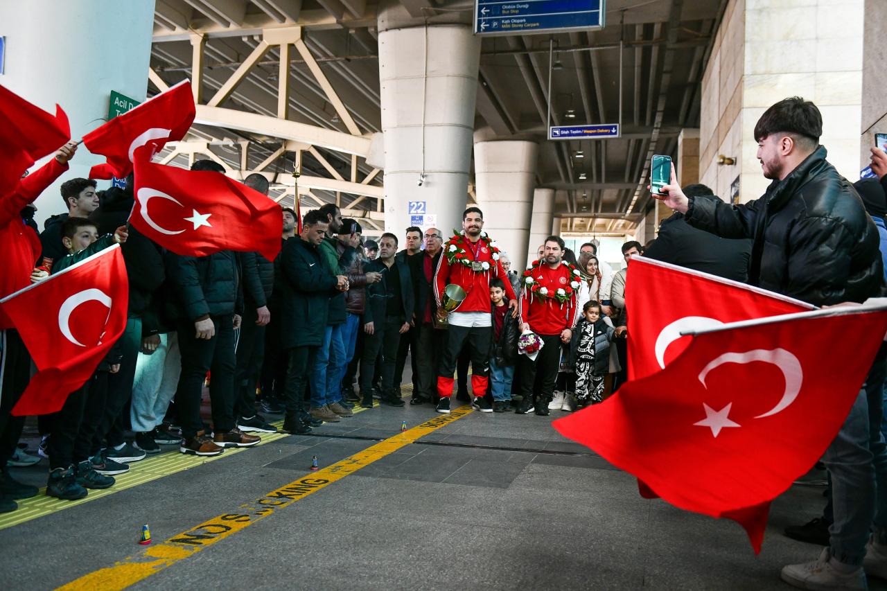 31 YIL SONRA SERBEST GÜREŞ MİLLİ TAKIMI AVRUPA GÜREŞ ŞAMPİYONU OLDU