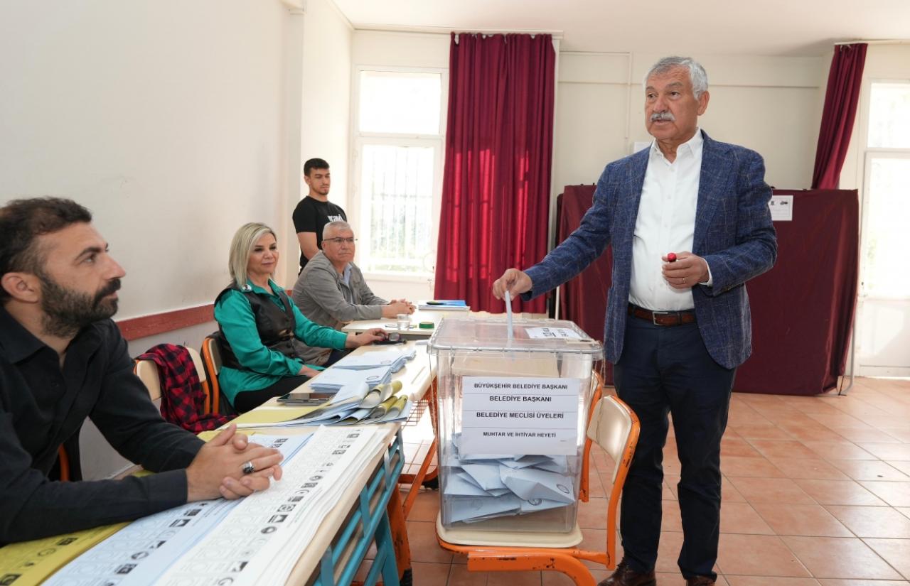 “Demokrasimize, Ülkemize, Halkımıza Hayırlı Uğurlu Olsun.”