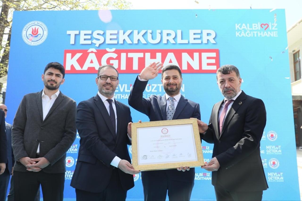 KAĞITHANE BELEDİYE BAŞKANI MEVLÜT ÖZTEKİN YENİ DÖNEM İÇİN MAZBATASINI ALDI