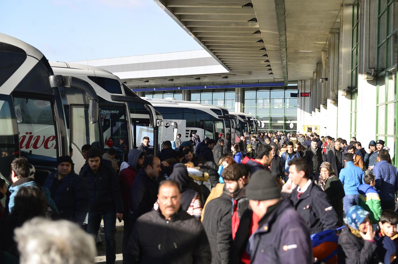 AŞTİ'DE BAYRAM YOĞUNLUĞU: 706 BİN YOLCU SİRKÜLASYONU