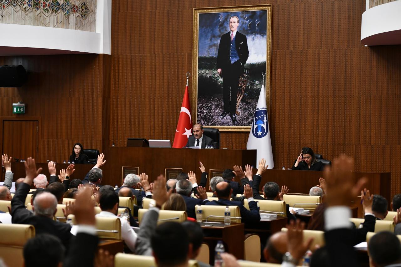 ANKARA BÜYÜKŞEHİR BELEDİYE MECLİSİ’NDE TARİHİ ANLAR: TATLAR ATIKSU ARITMA TESİSİ İÇİN 10 AY SONRA KREDİ ONAYI