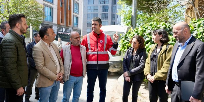 Başkan Gökhan Yüksel, Cevizlideki Balkon Çökmesiyle Alakalı İncelemelerde Bulundu