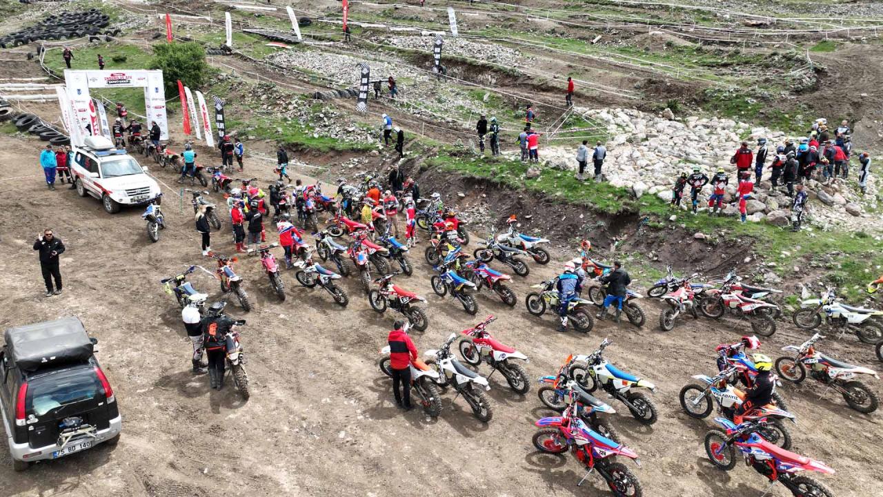 “TÜRKİYE ENDURO VE ATV ŞAMPİYONASI” ANKARA BÜYÜKŞEHİRİN EV SAHİPLİĞİNDE GERÇEKLEŞTİ