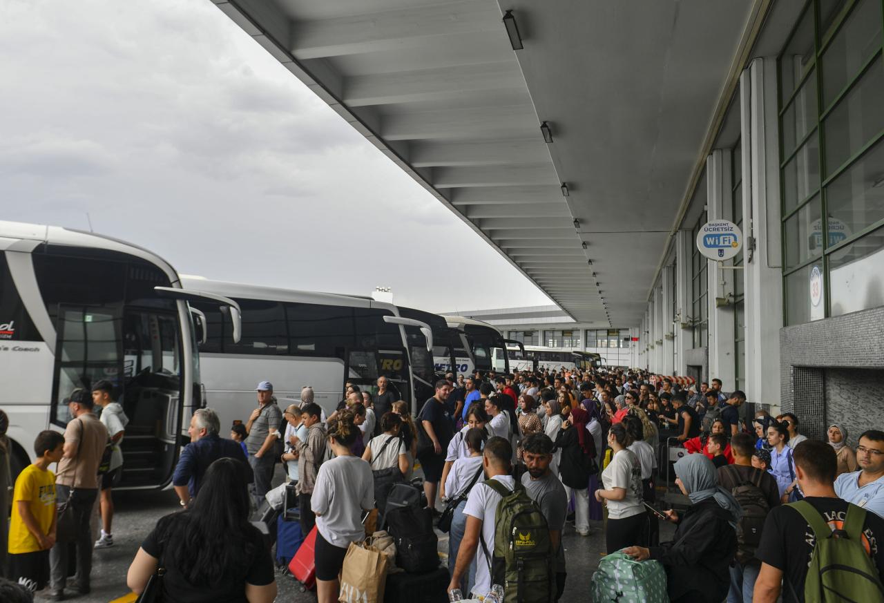 AŞTİ'DE KURBAN BAYRAMI YOĞUNLUĞU: 1 MİLYON 139 BİN YOLCU