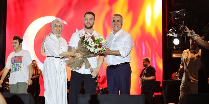 Sultangazi’de Sinan Akçıl coşkusu meydana sığmadı