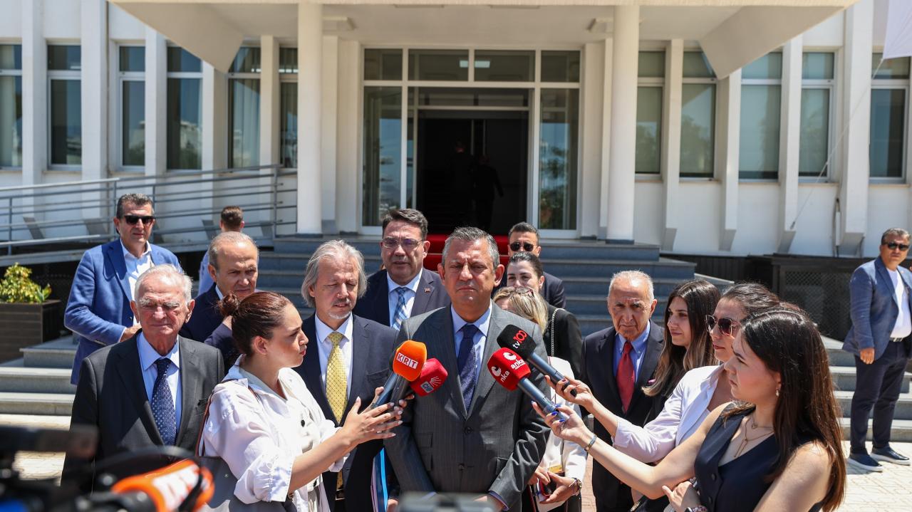 CHP Lideri Özgür Özel: “Çok Sevdikleri Vatanlarına Gelemiyorlar, Bunun Kimseye Faydası Yok”