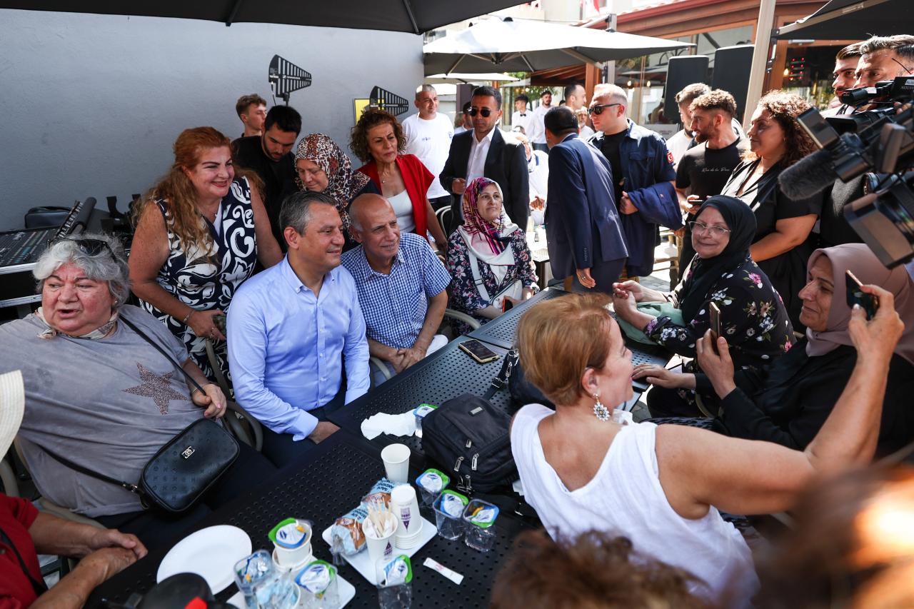 CHP Genel Başkanı Özgür Özel: “Emeklileri 100 Yıl Sonra Bir Kez Daha Atatürk’ün Partisi Kurtaracak”