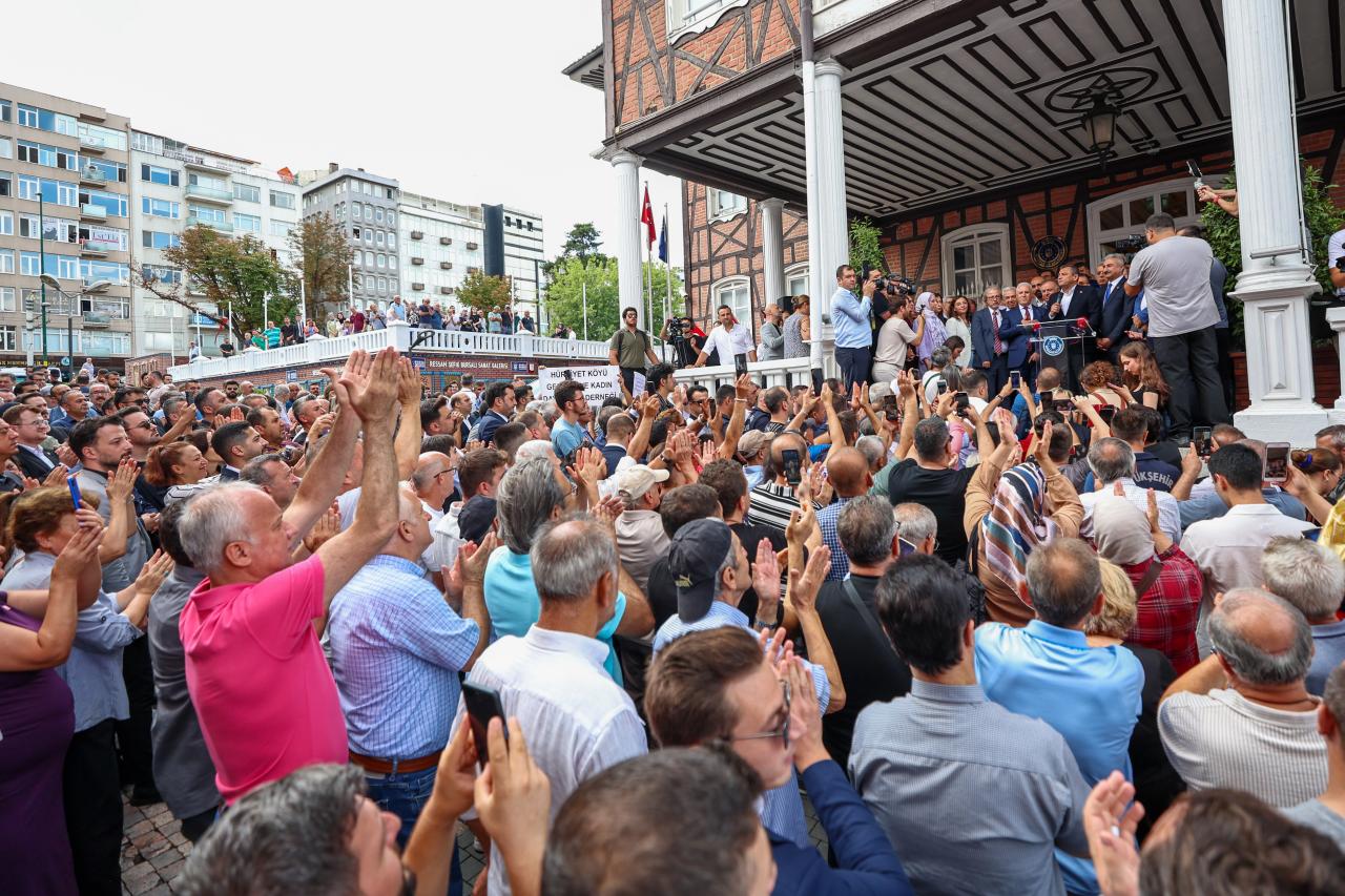 Cumhuriyet Halk Partisi Lideri Özgür Özel: “Emekliye Yaptığı Zam, Yandaş Şirketlerden Sildiği Verginin 20’de Biri”