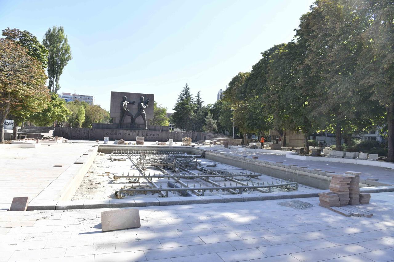 BÜYÜKŞEHİR BELEDİYESİ, KENTİN İLK CUMHURİYET PARKI “GÜVENPARK”I YENİLİYOR