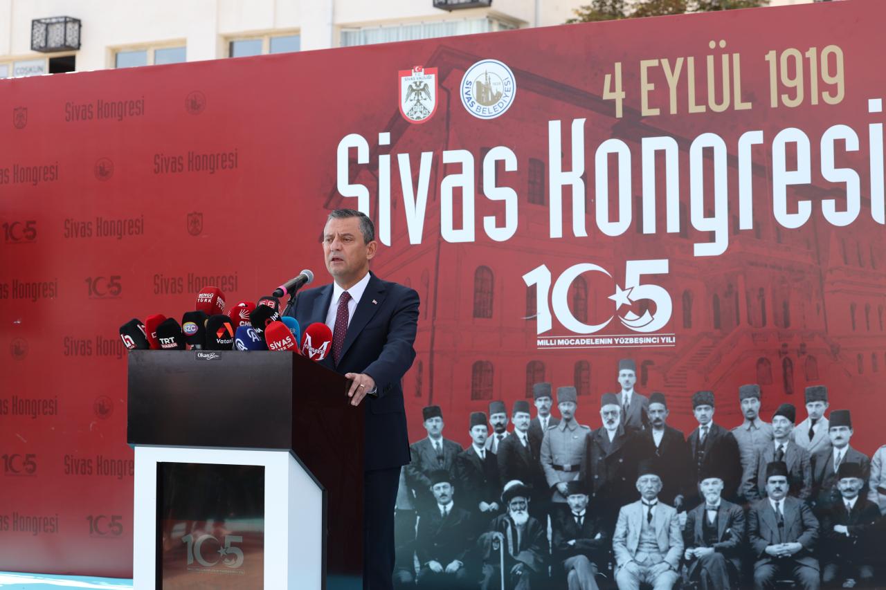 CHP Genel Başkanı Özgür Özel: “Adımlarımızı 105 Yıl Önce Sivas’ta Alınan Kararlara Bağlılık İçinde Atıyoruz”