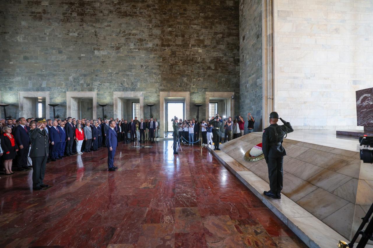 Cumhuriyet Halk Partisi 101 Yaşında… CHP Genel Başkanı Özgür Özel, Anıtkabir’i Ziyaret Etti