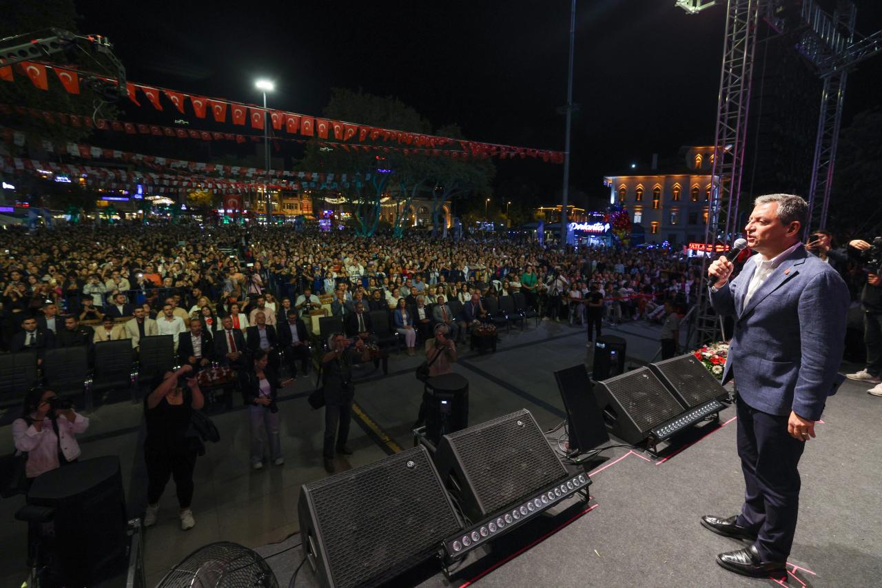 CHP Genel Başkanı Özgür Özel: “Mesele Güçlü Olmakta Değil, Mesele Bir Ulusun Gönlünde Taht Kurmaktadır”