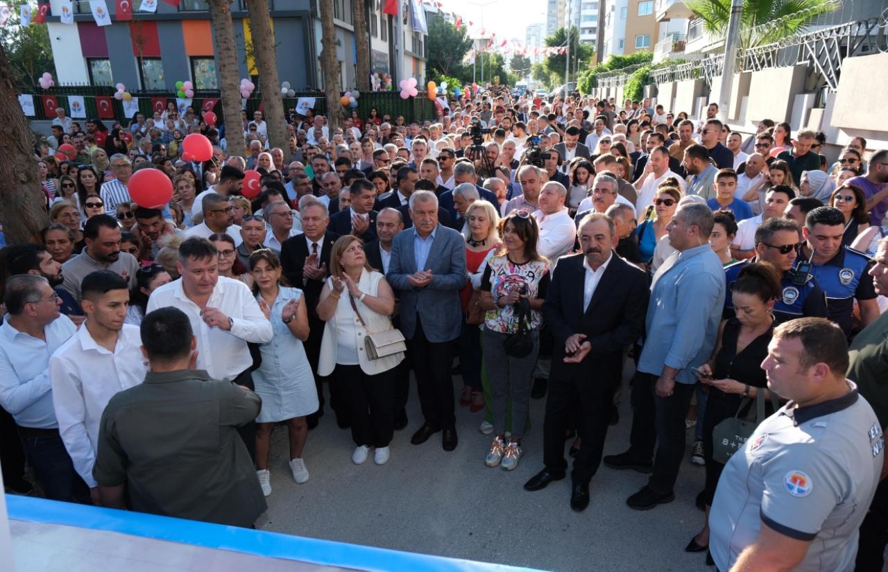 Gökan Zeybek, “Zeydan Karalar’ı klonlayıp, pek çok şehre götürmek gerek.”