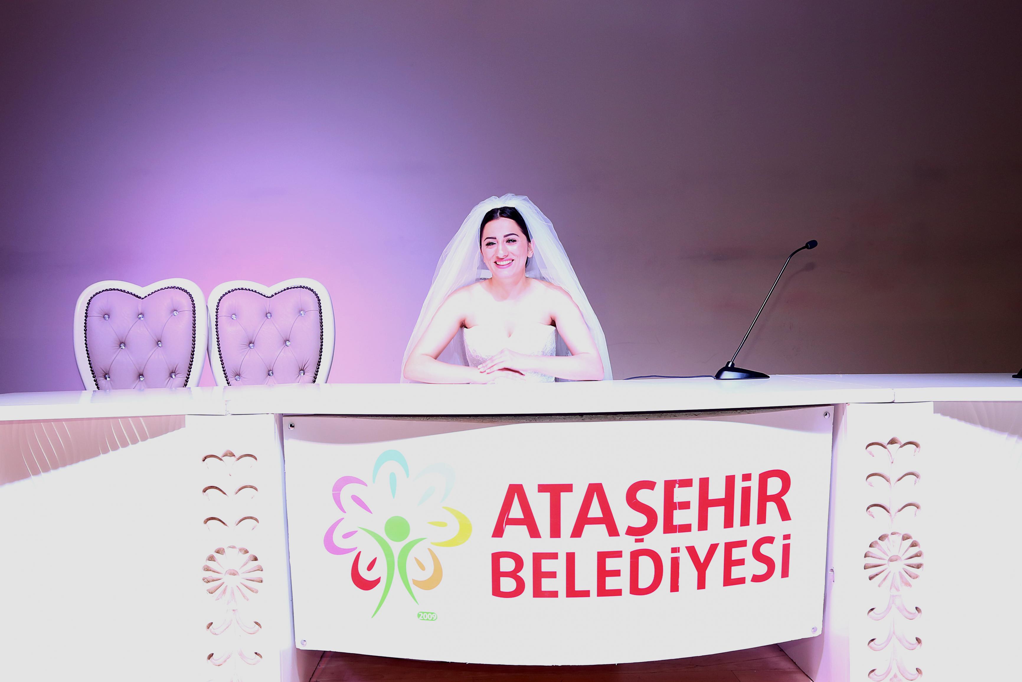 YENİ ÇİFTLERE GELİNLİKLER ATAŞEHİR BELEDİYESİ’NDEN