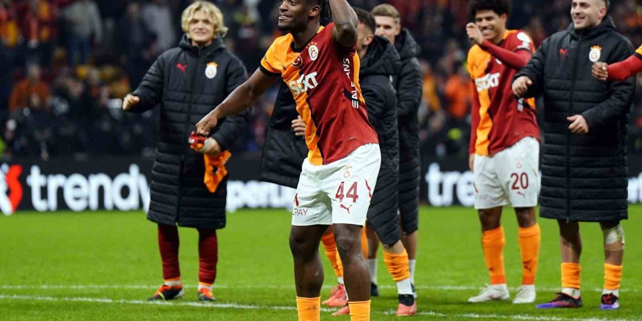 MAÇ SONU 3’LÜSÜ MİCHY BATSHUAYİ’DEN