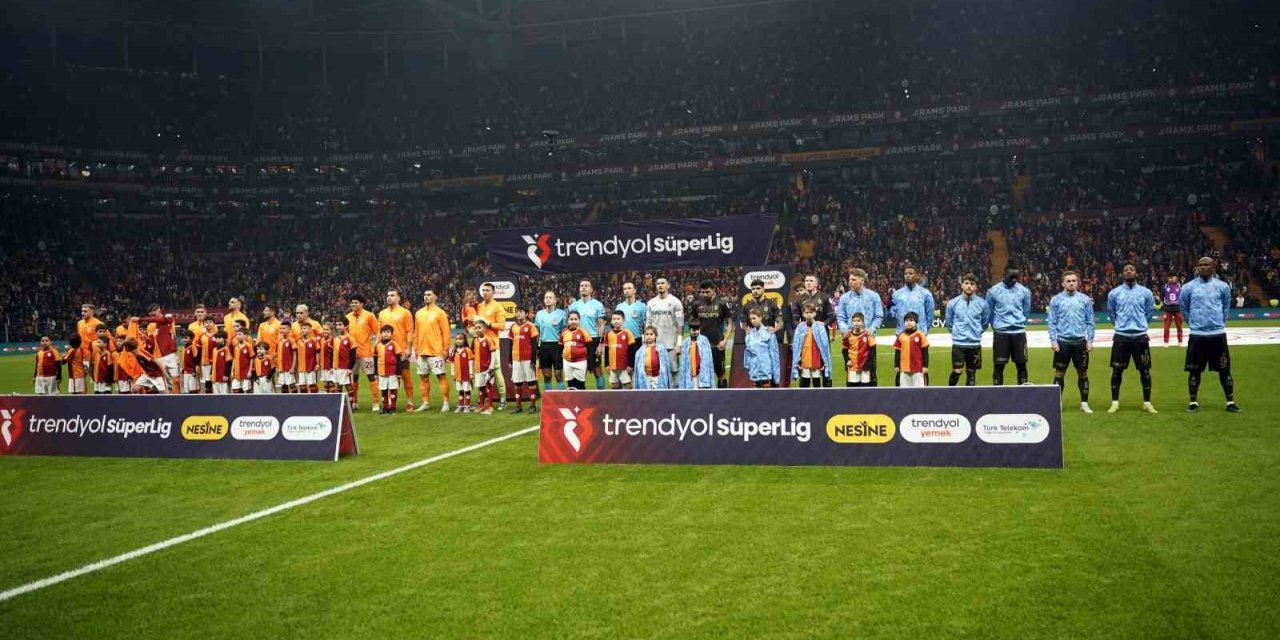 TRENDYOL SÜPER LİG: GALATASARAY: 1 - TRABZONSPOR: 1 (MAÇ DEVAM EDİYOR)