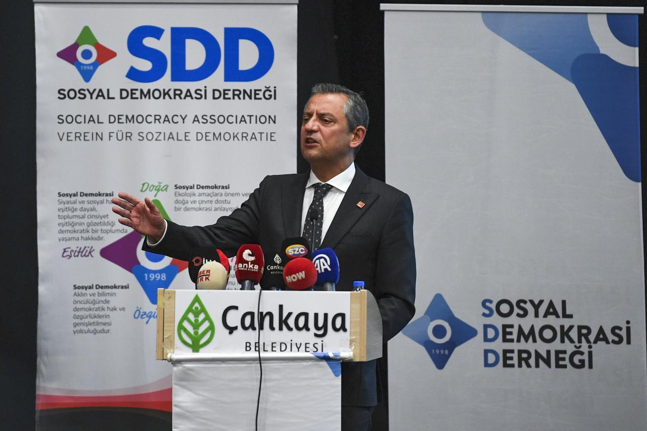 Cumhuriyet Halk Partisi Genel Başkanı Özgür Özel: “Belediyelere SGK Haczi, Vız Gelir Tırıs Gider”