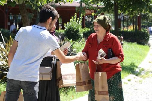 SICAK HAVALARDA SOKAK HAYVANLARINA ÖZEL AMBULANS