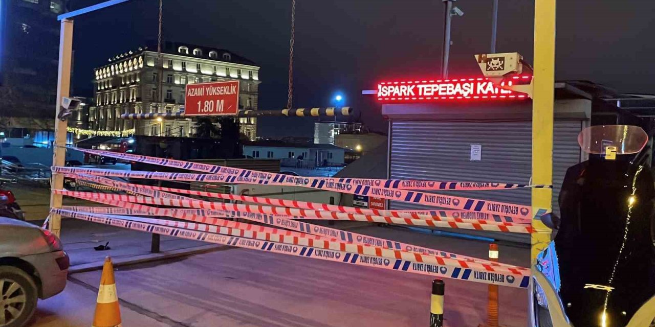 BEYOĞLU’NDAKİ İSPARK’IN KOLONLARI ÇATLADI, OTOPARK BOŞALTILDI