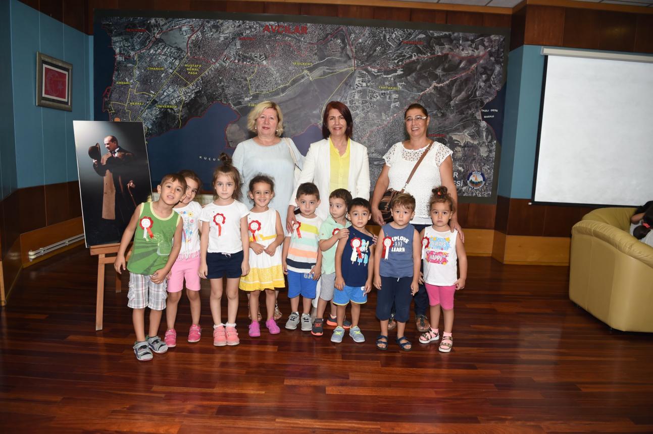 Avcılar Belediyesi; Ambalaj Atıklarını, Okullara Yazıcı Olarak Dönüştürdü