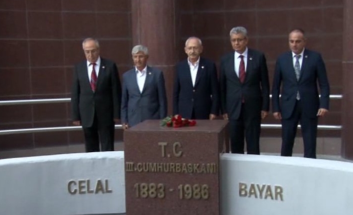 Kılıçdaroğlu Celal Bayar'ın mezarın'da