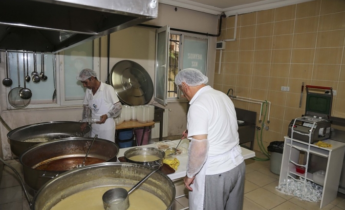 Aşevi’nden Evlere Sıcak Yemek