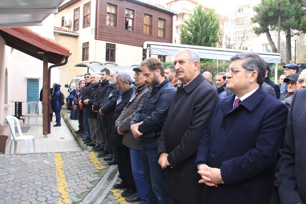 Eski Konya Emniyet Müdürünün eşi ve kızı son yolculuğuna uğurlandı