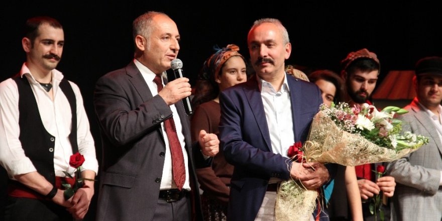 ‘Keşanlı Ali Destanı’ tiyatro oyunu Kartal’da sahnelendi